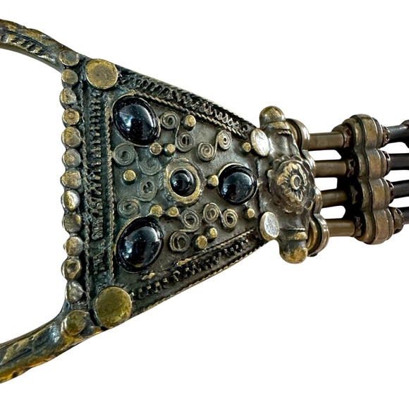 Suzi Roher Black Leather Belt with Bronze Ornate Buckle and Stretch Beads, Large - Picture 8 of 11